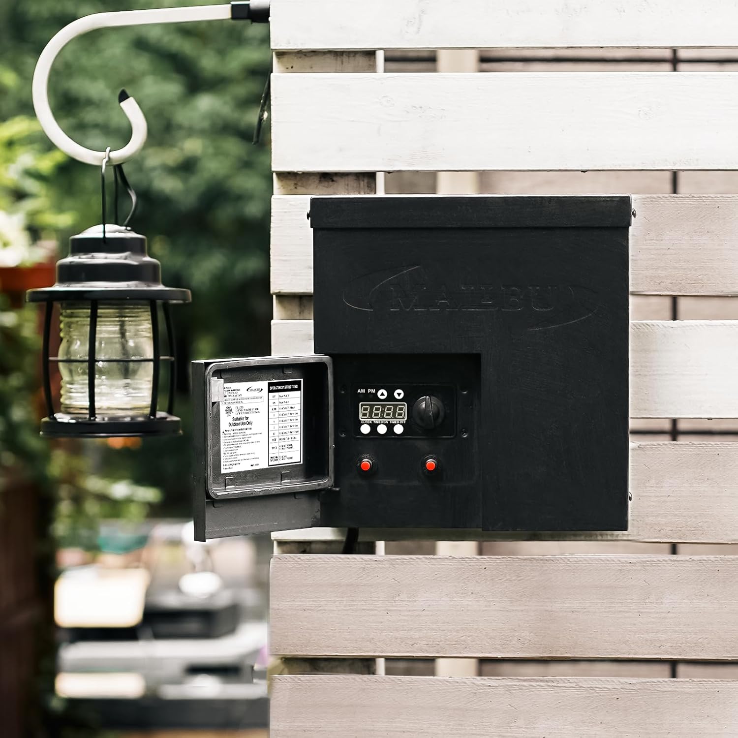 600W low-voltage transformer, outdoor landscape lighting transformer, 120V AC to 12V AC conversion, equipped with sensor and rain cover, suitable for garden LED lighting, spotlights, sidewalk lights