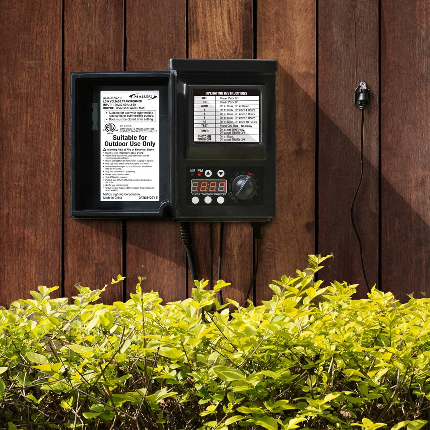 600W low-voltage transformer, outdoor landscape lighting transformer, 120V AC to 12V AC conversion, equipped with sensor and rain cover, suitable for garden LED lighting, spotlights, sidewalk lights