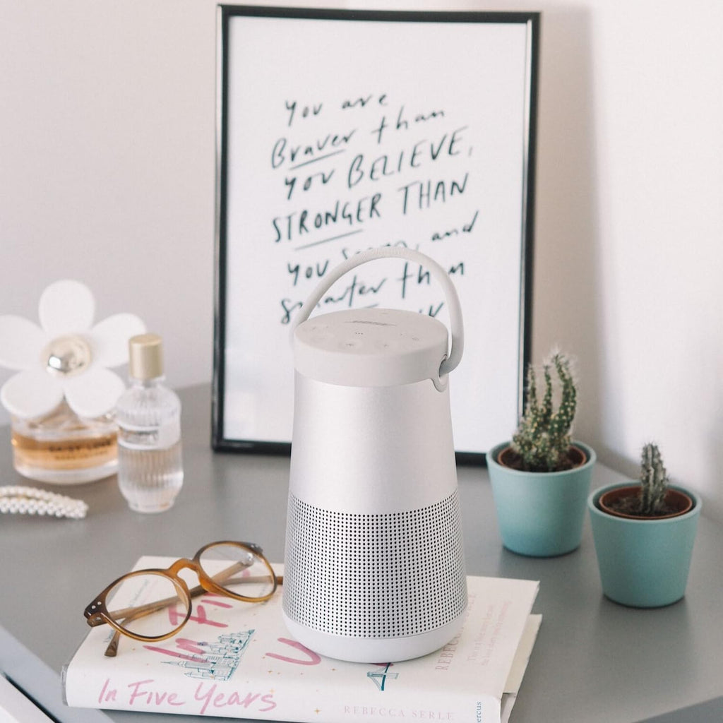 Bluetooth speaker, portable speaker with microphone, wireless and waterproof, 360-degree omnidirectional sound output, long-lasting battery and handle, silver appearance