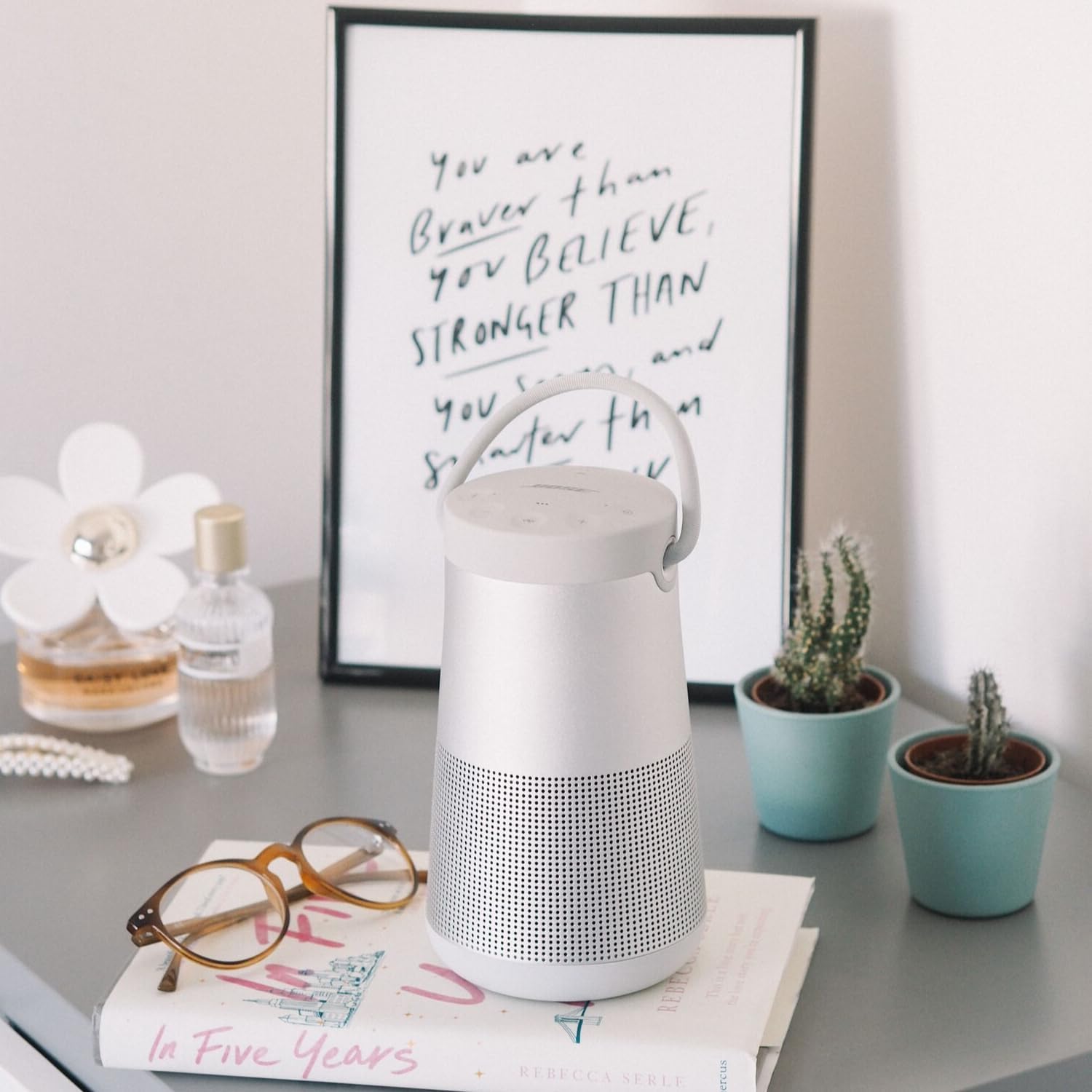 Bluetooth speaker, portable speaker with microphone, wireless and waterproof, 360-degree omnidirectional sound output, long-lasting battery and handle, silver appearance
