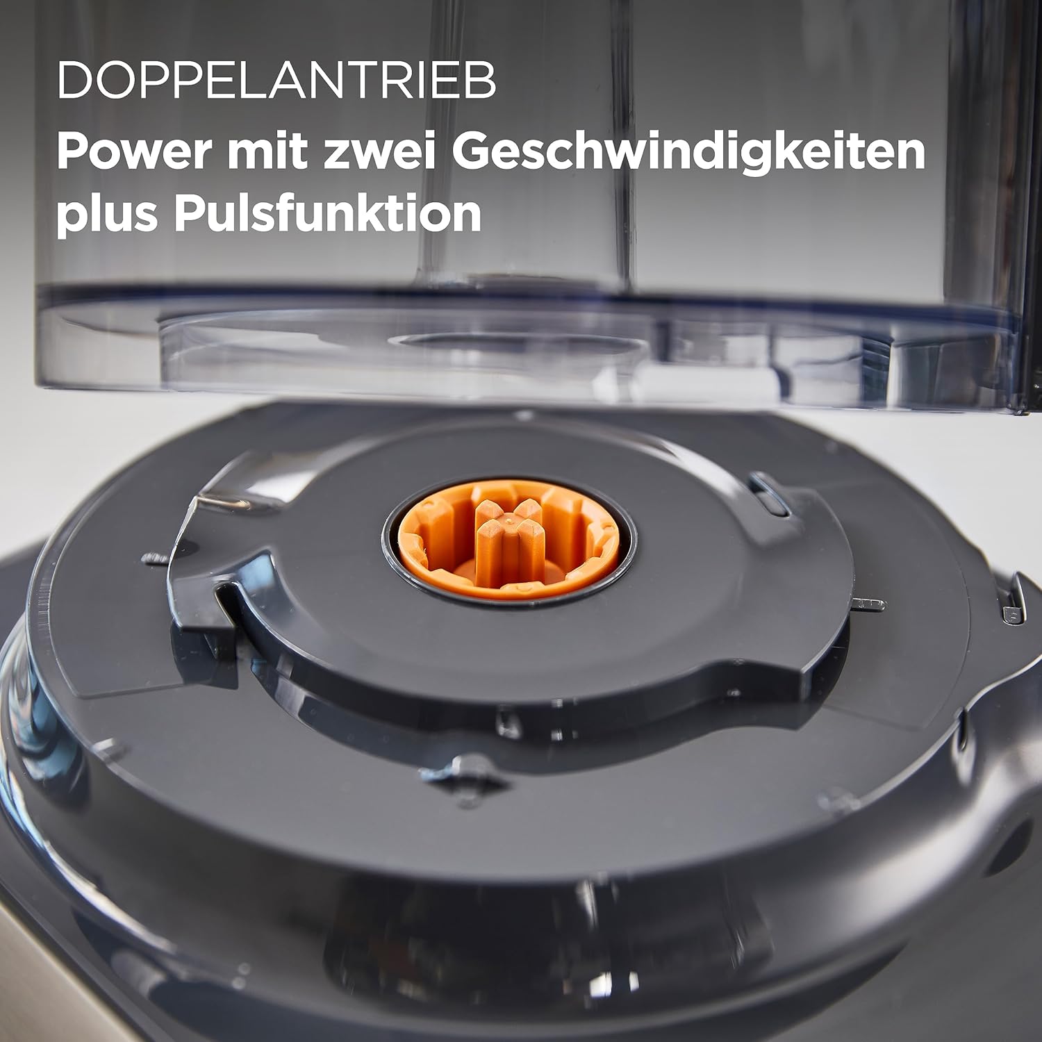 Multifunctional compact + food processor, with built-in scale, equipped with 11 accessories, designed small yet powerful.