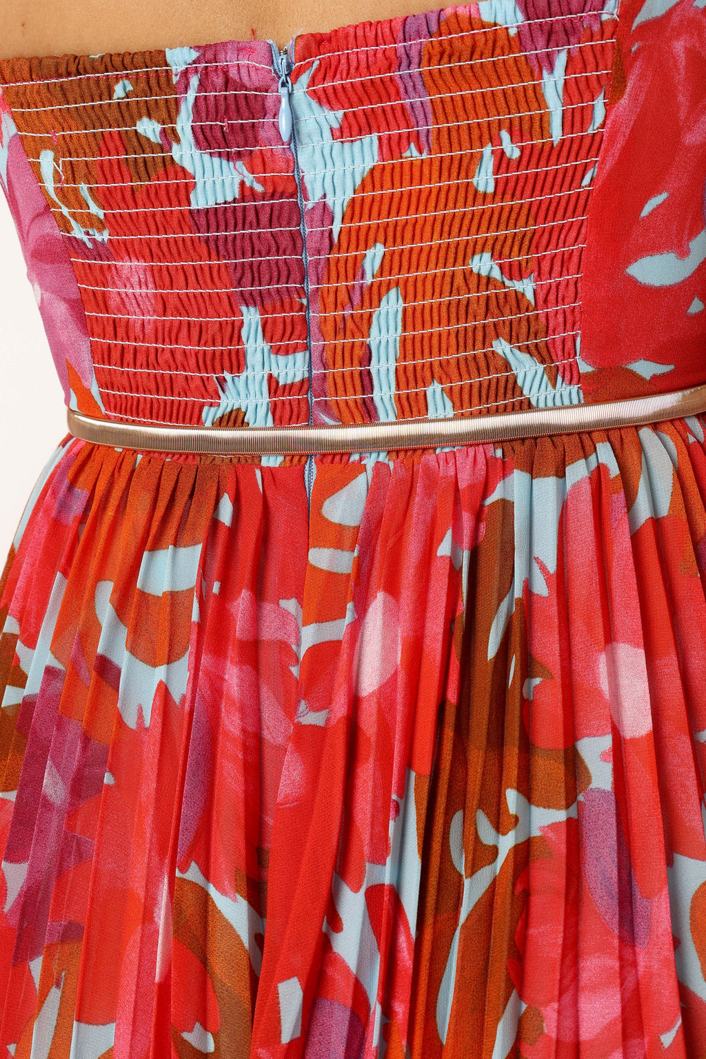 Elasticized Metal Statement Belt