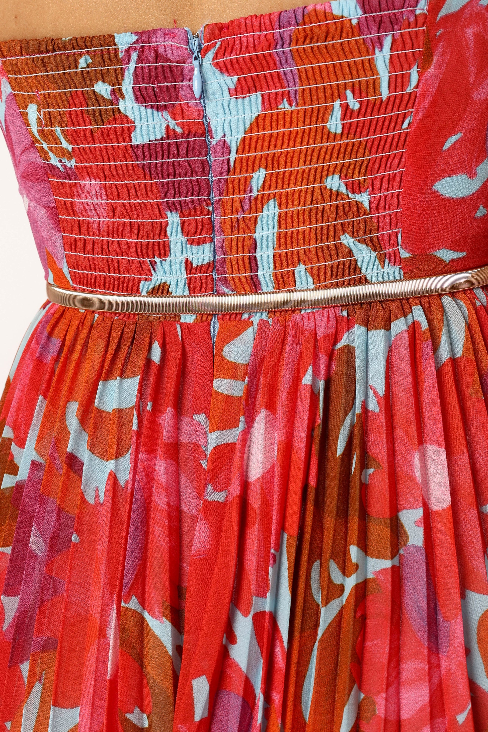 Elasticized Metal Statement Belt